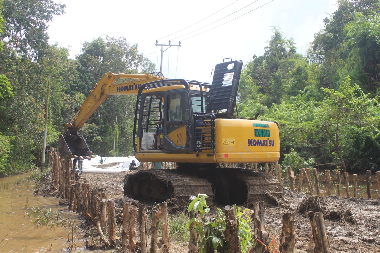 Satgas TMMD Kejar Target, Pemasangan Cerucuk Terus Berjalan di Desa Talio