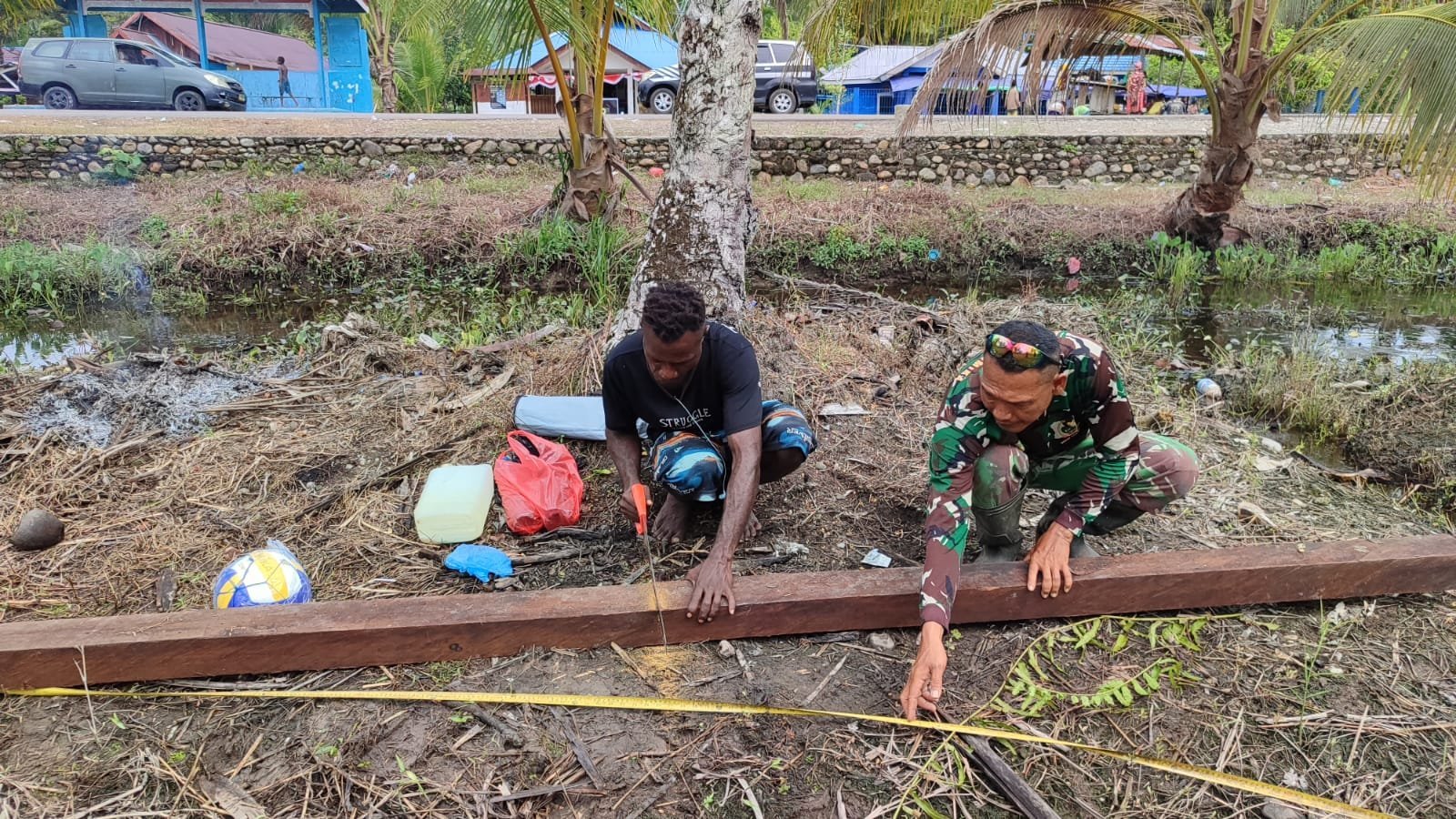 Lapangan Voli Hadiah TMMD untuk Kampung Pigapu: Bukan Sekadar Olahraga, Tapi Ruang Kebersamaan
