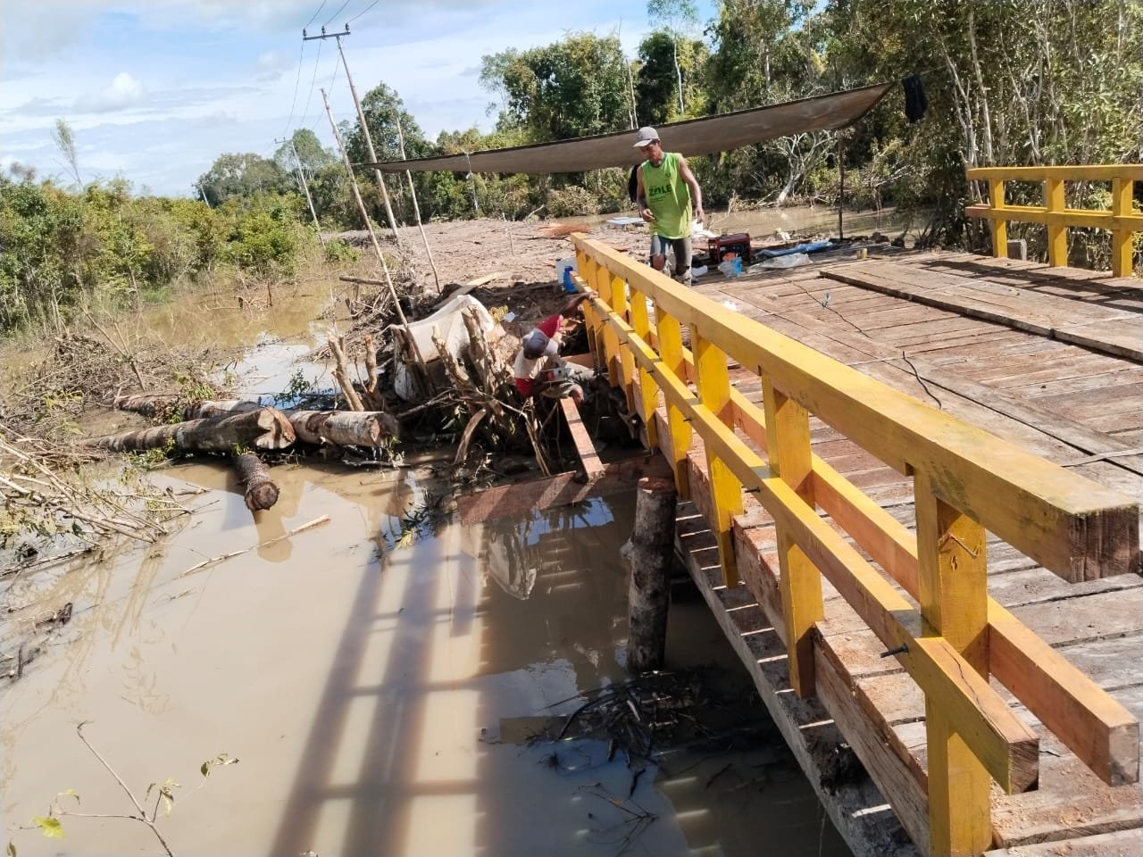 Tahap Akhir Pembangunan Jembatan Jalan Desa Talio, Pembuatan Pagar Jadi Tanda Perampungan