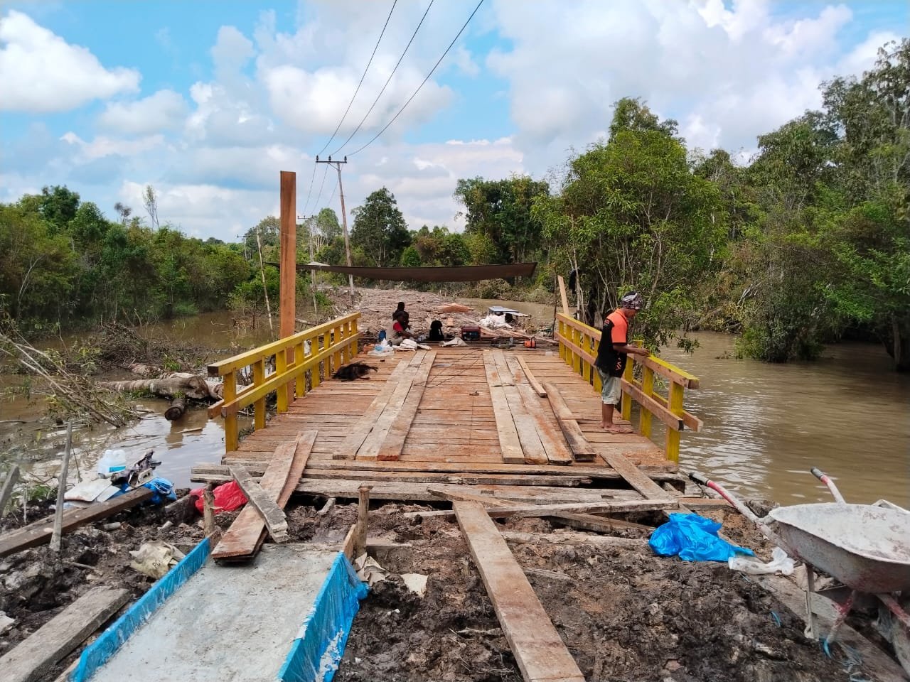 Pembangunan Jembatan Jalan Desa Talio Terus Digenjot Agar Segera Rampung