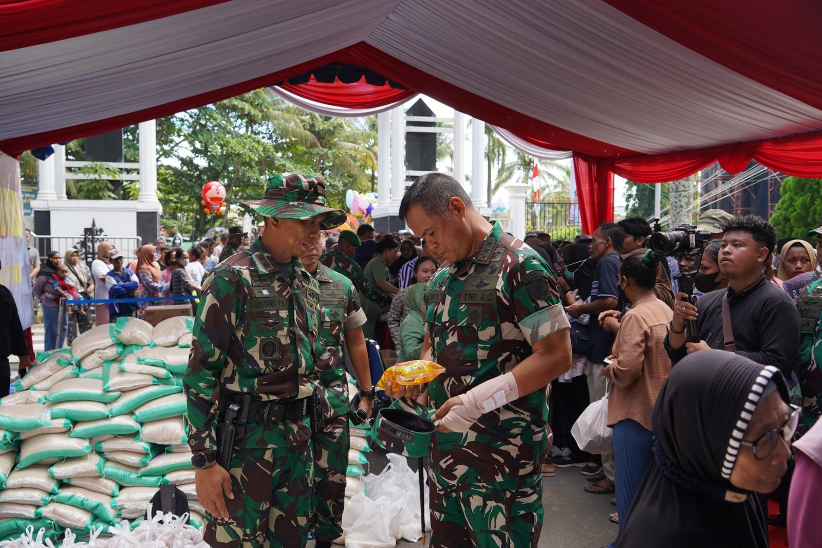 Wakasad Tinjau Langsung Pasar Murah Serba 10 Ribu di Barsel