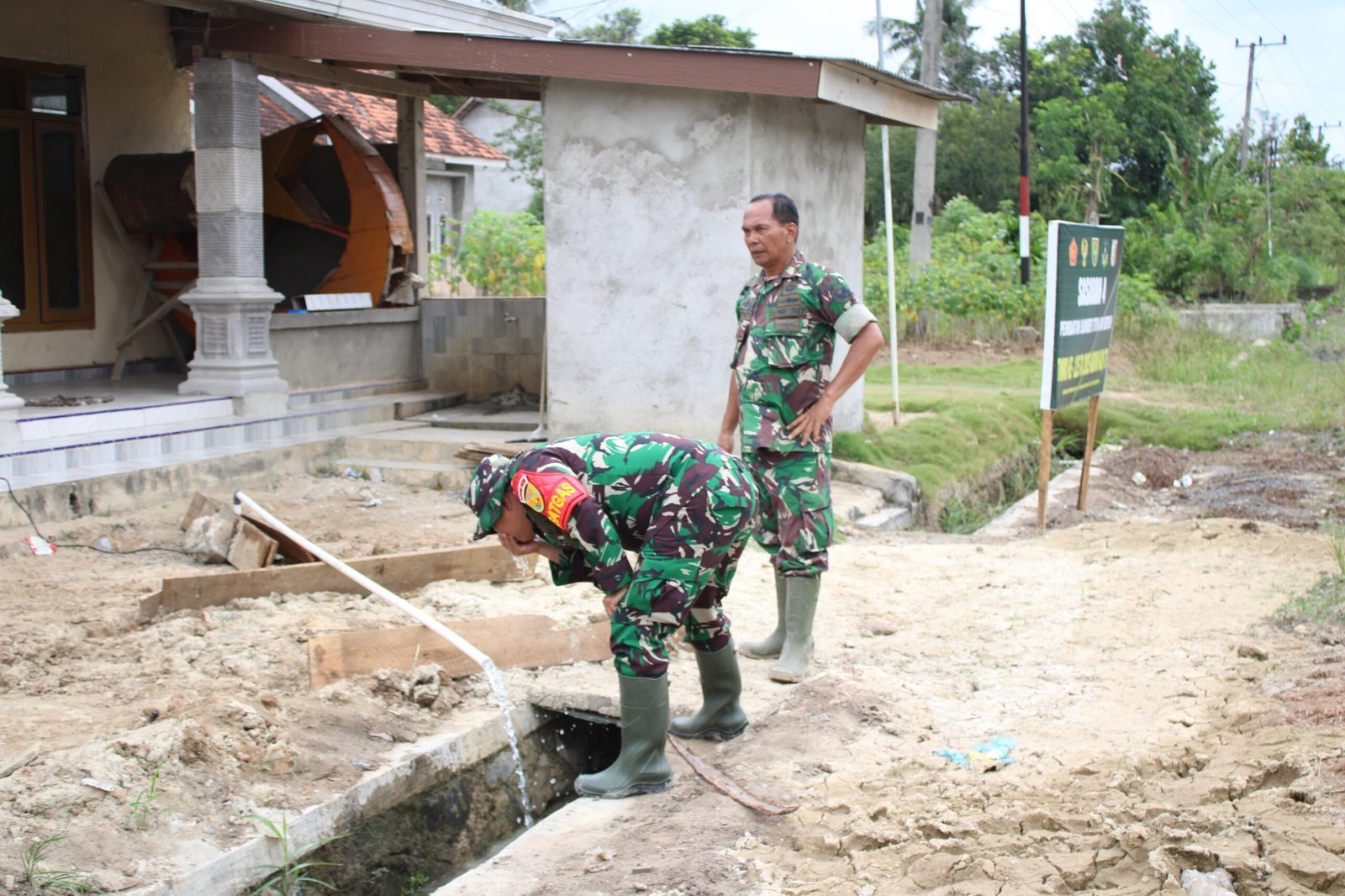 TMMD ke-125 Dansatgas Kodim 0426/TB Fokuskan Pembangunan Titik Air Sasaran 4 di Kampung Moris Jaya