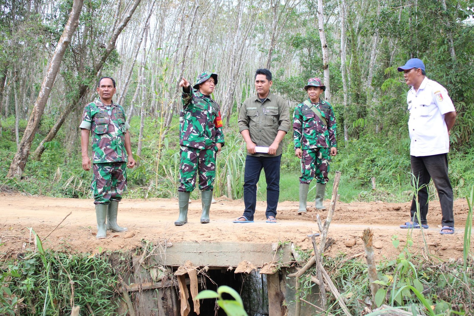 Dansatgas TMMD ke-125 Tinjau Titik Jembatan 2 Penghubung Moris Jaya–Agung Dalam