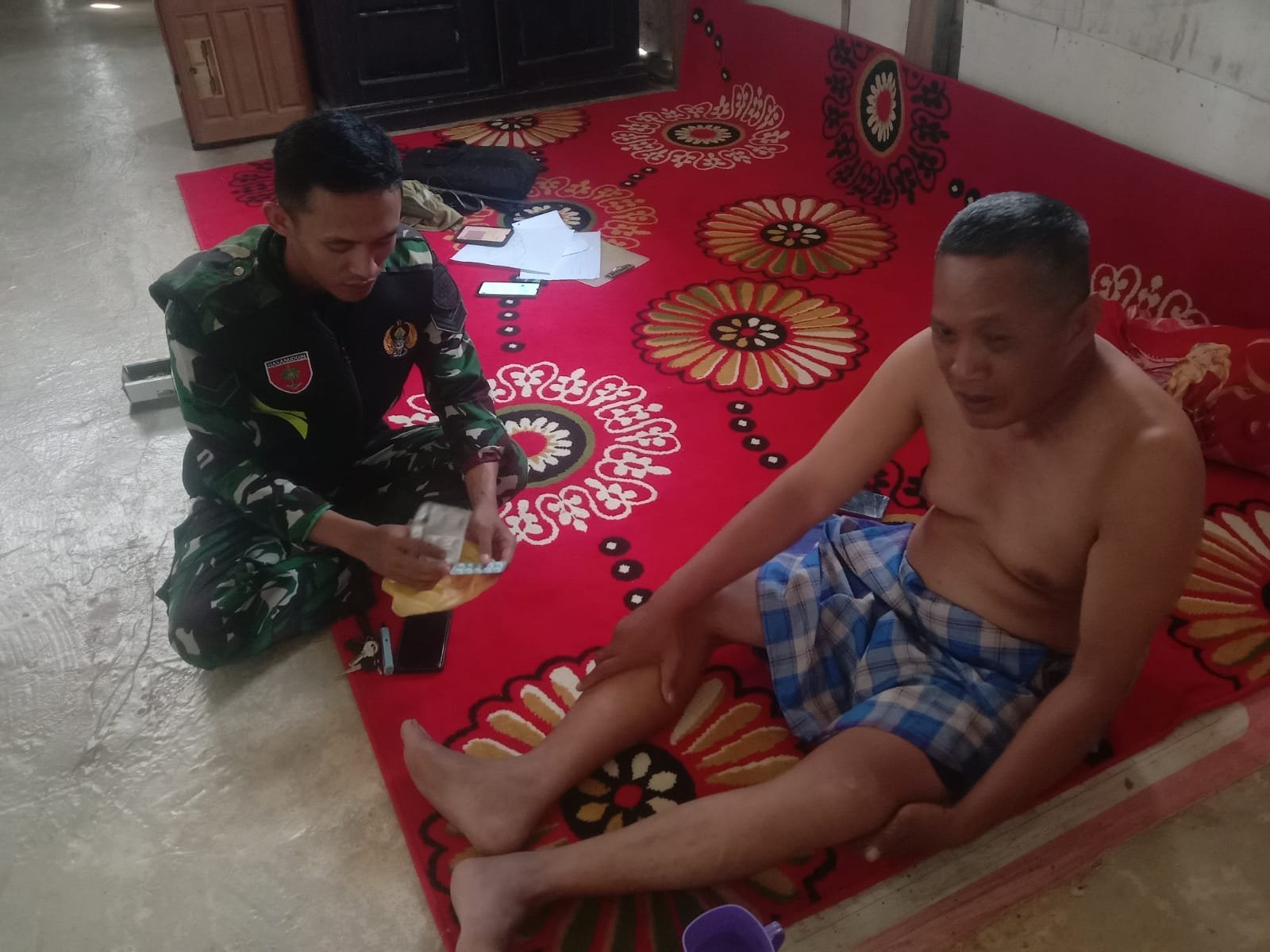 Satgas TMMD 125 Kodim 1417/Kendari Berikan Layanan Pengobatan kepada Anggota yang Alami Gejala Asam Urat