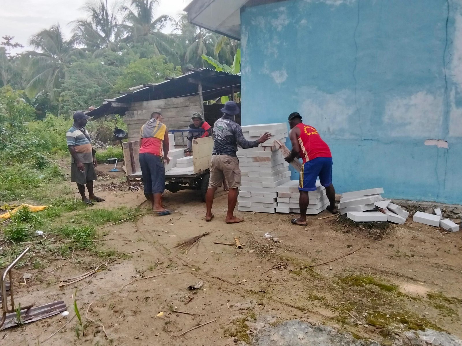 TMMD 127 Kodim 1804/Kaimana Tambah 2 Unit MCK untuk Warga Kampung Sisir 2