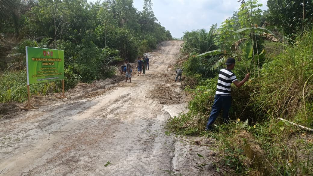 Membangun Harapan Bersama, Inisiatif TMMD 128 di Desa Sungai Hijau