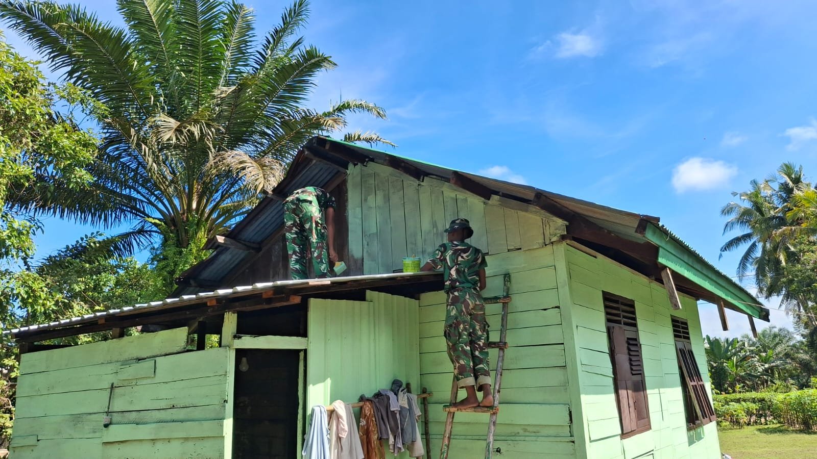 Pembangunan Rumah Bapak Bari Memasuki Pengecatan Akhir
