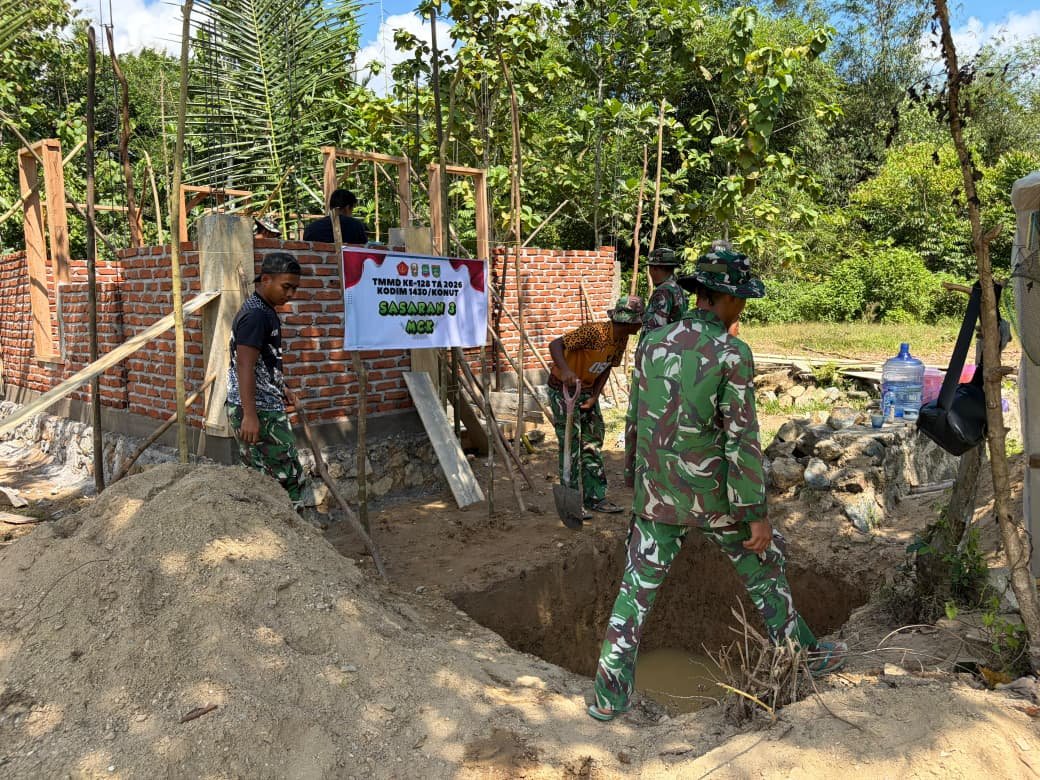 Akselerasi Pembangunan MCK di TMMD Ke-128 Kodim 1430/Konut