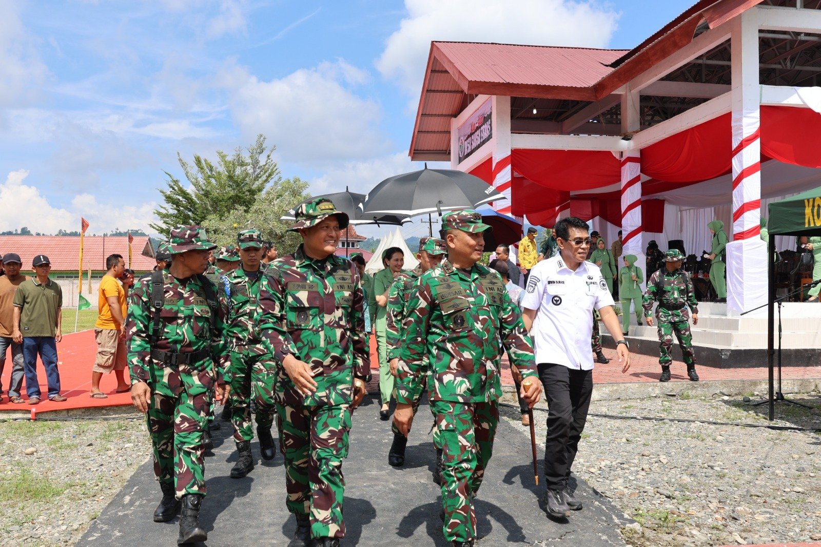 Penutupan Resmi TMMD ke-128 oleh Pangdam XIII/Merdeka di Sausu Trans
