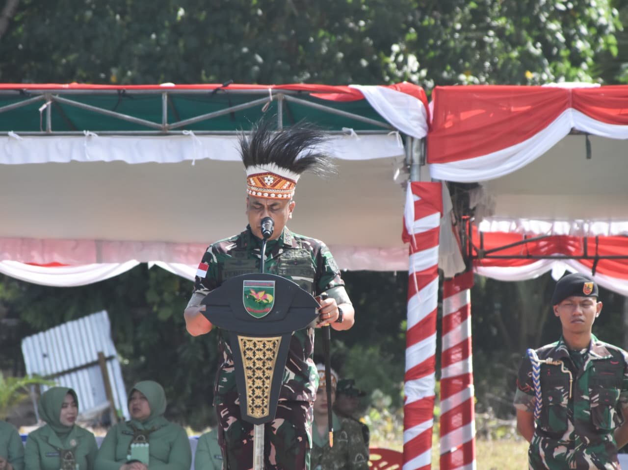 Kebersamaan Mewarnai Penutupan Program TMMD Ke-128 di Kampung Keakwa