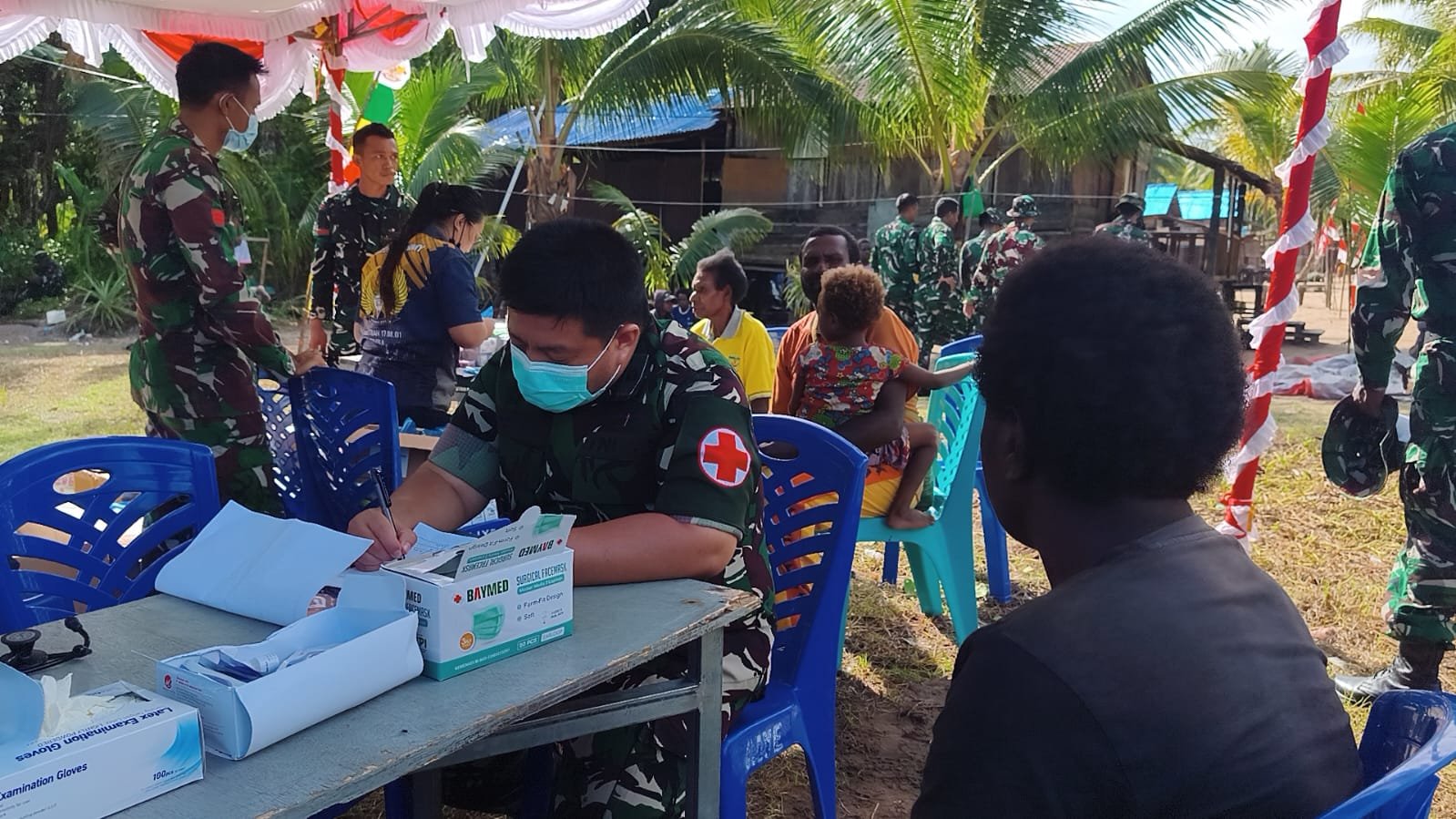 Penutupan TMMD Ke-128 Dihiasi Pengobatan Gratis di Keakwa