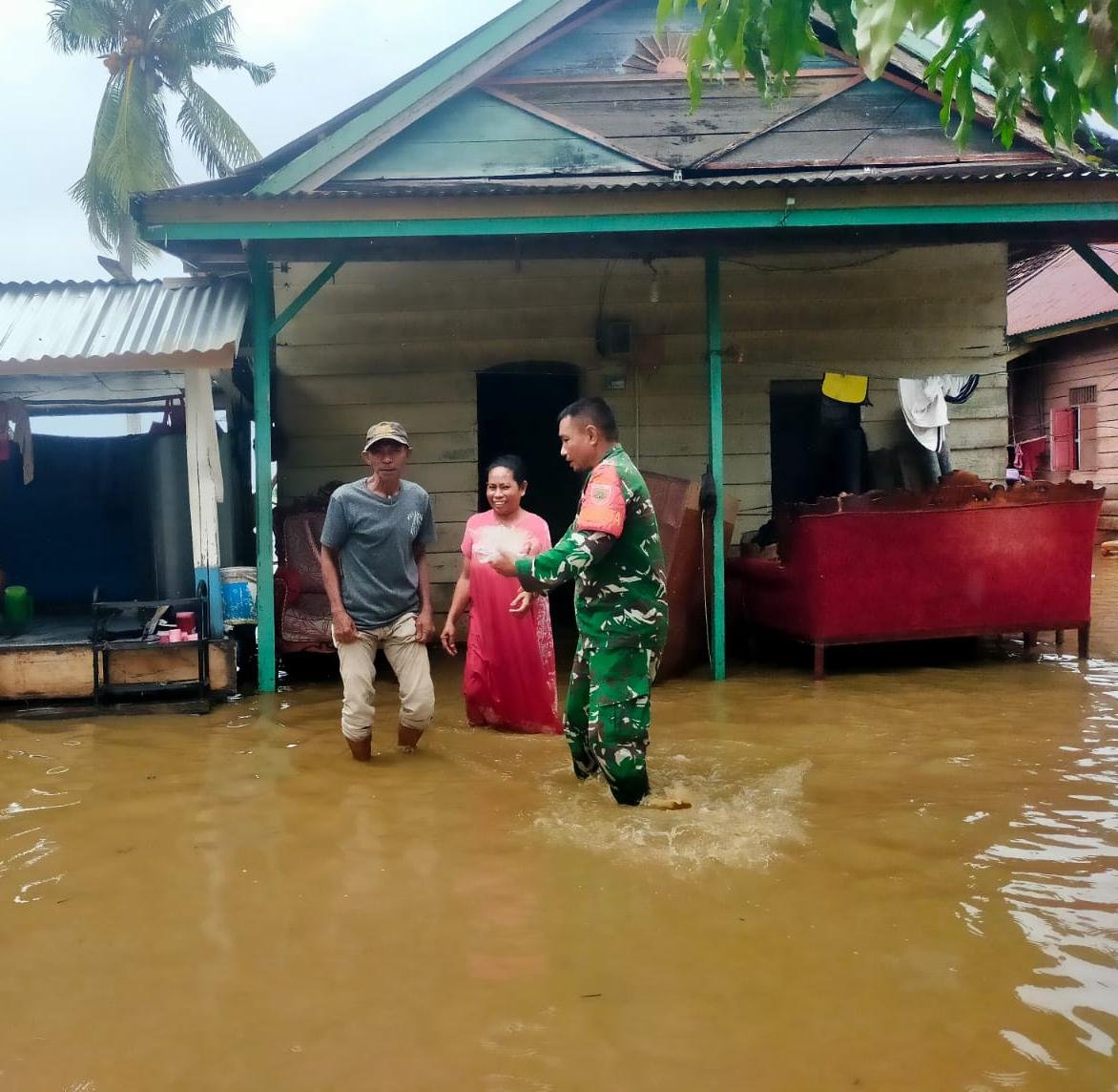Tanggap Darurat: Evakuasi Warga Terdampak Banjir di Konaweha