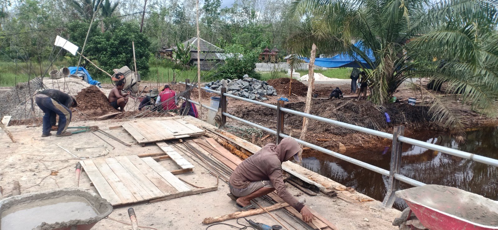 Jembatan Garuda Kodim 1011/Klk di Desa Naning Hampir Selesai, Siap Dihuni Warga
