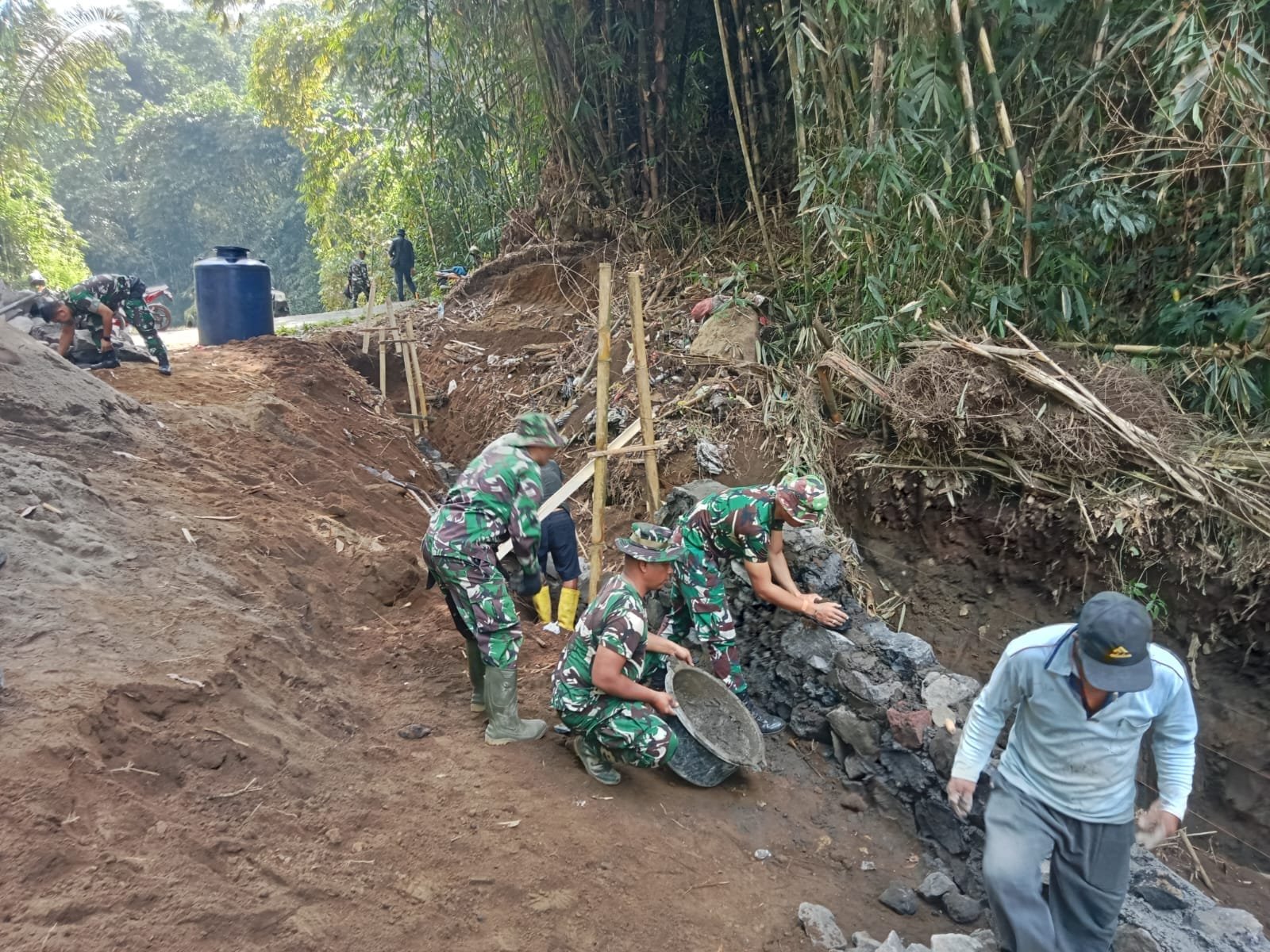 Kolaborasi TNI dan Masyarakat Percepat Penyelesaian DPT TMMD Ke-129