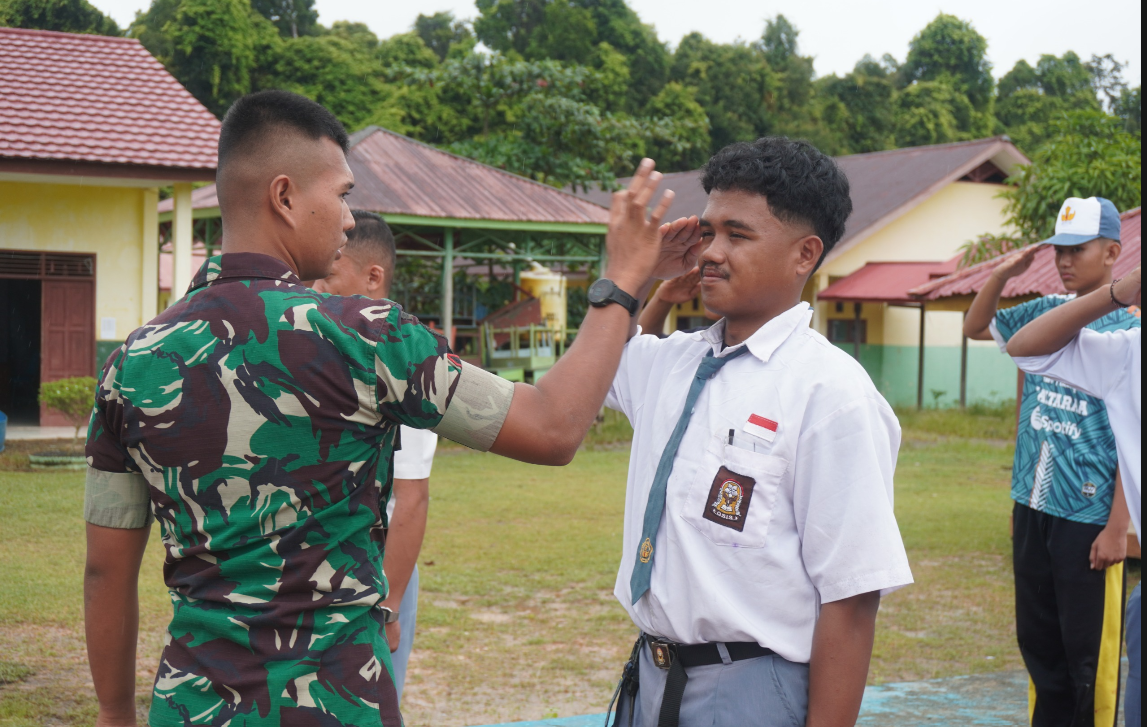 Latihan PBB di SMAN 1 Sebuku: Pembentukan Karakter Generasi Muda