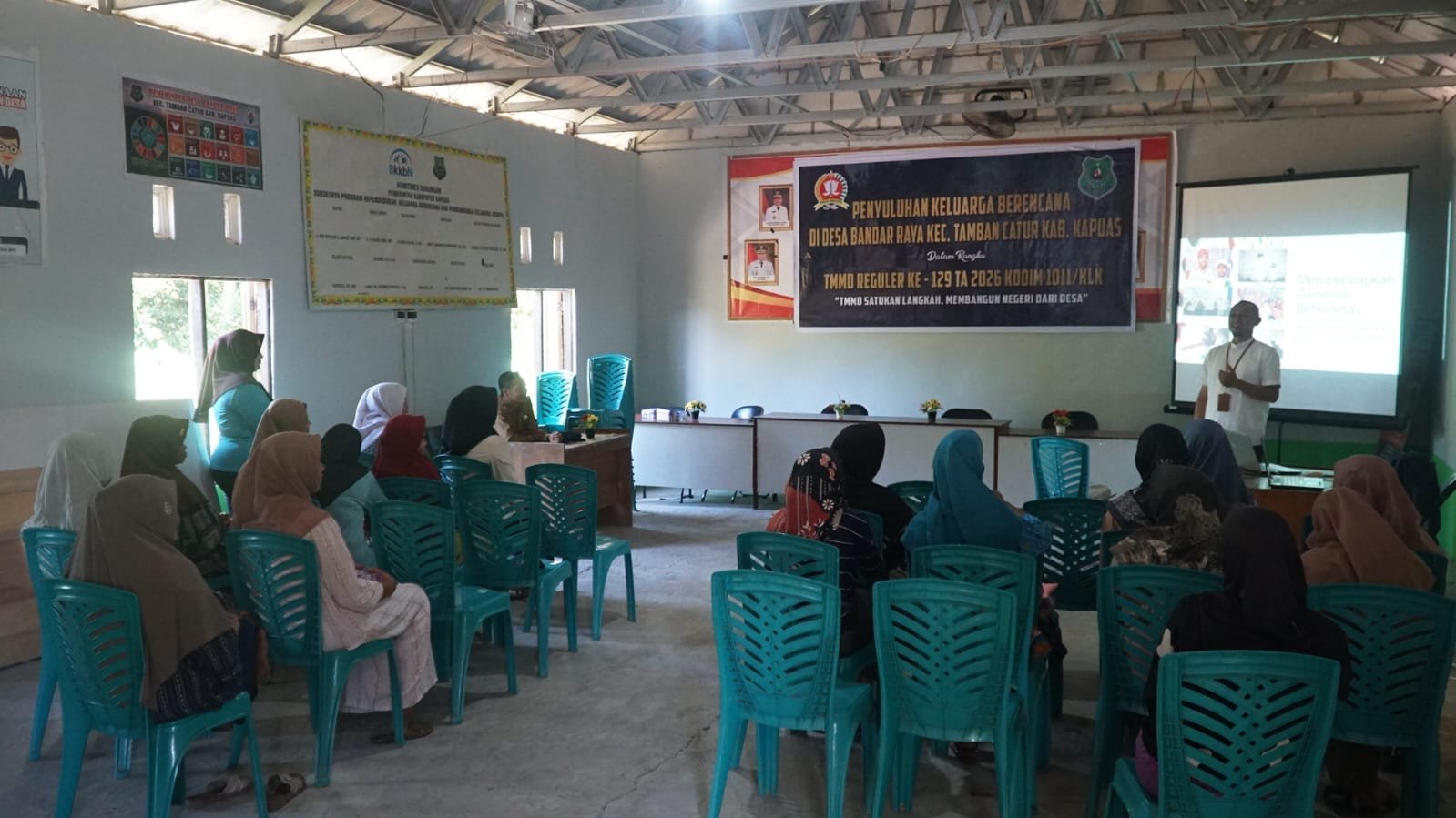 Kolaborasi TMMD dan Pemda dalam Penyuluhan Keluarga Berencana di Desa Bandar Raya