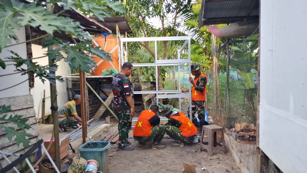 Pembangunan Sarana MCK, TMMD Ke-129 Kalteng Dorong Desa Sehat