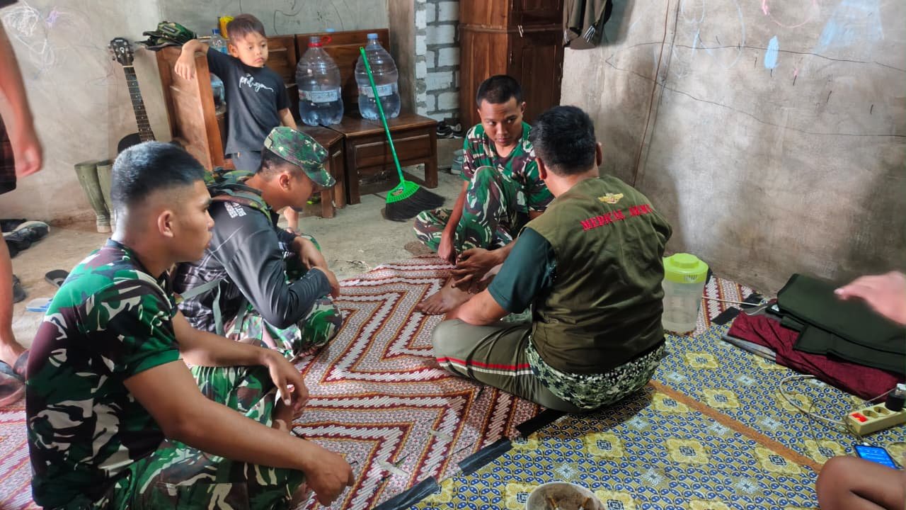 Tim Kesehatan TMMD 129 Selalu Siaga Memastikan Kesehatan Prajurit