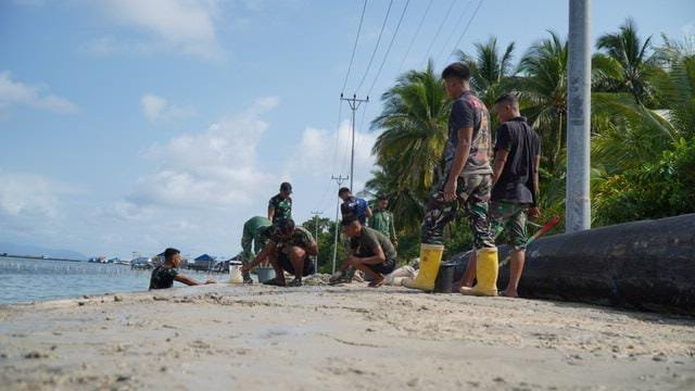 Satgas TMMD Lanjutkan Pembangunan Infrastruktur di Kepulauan Umbele