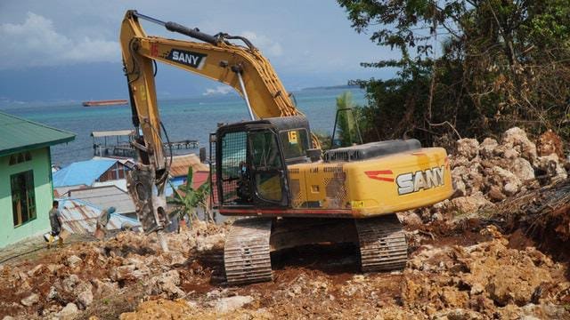 Peningkatan Fasilitas Umum di Kepulauan Umbele oleh Satgas TMMD